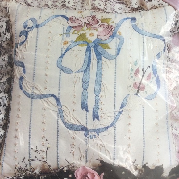 🌿NWOT🌿Vintage Embroidery Kit🌿 - Picture 7 of 8